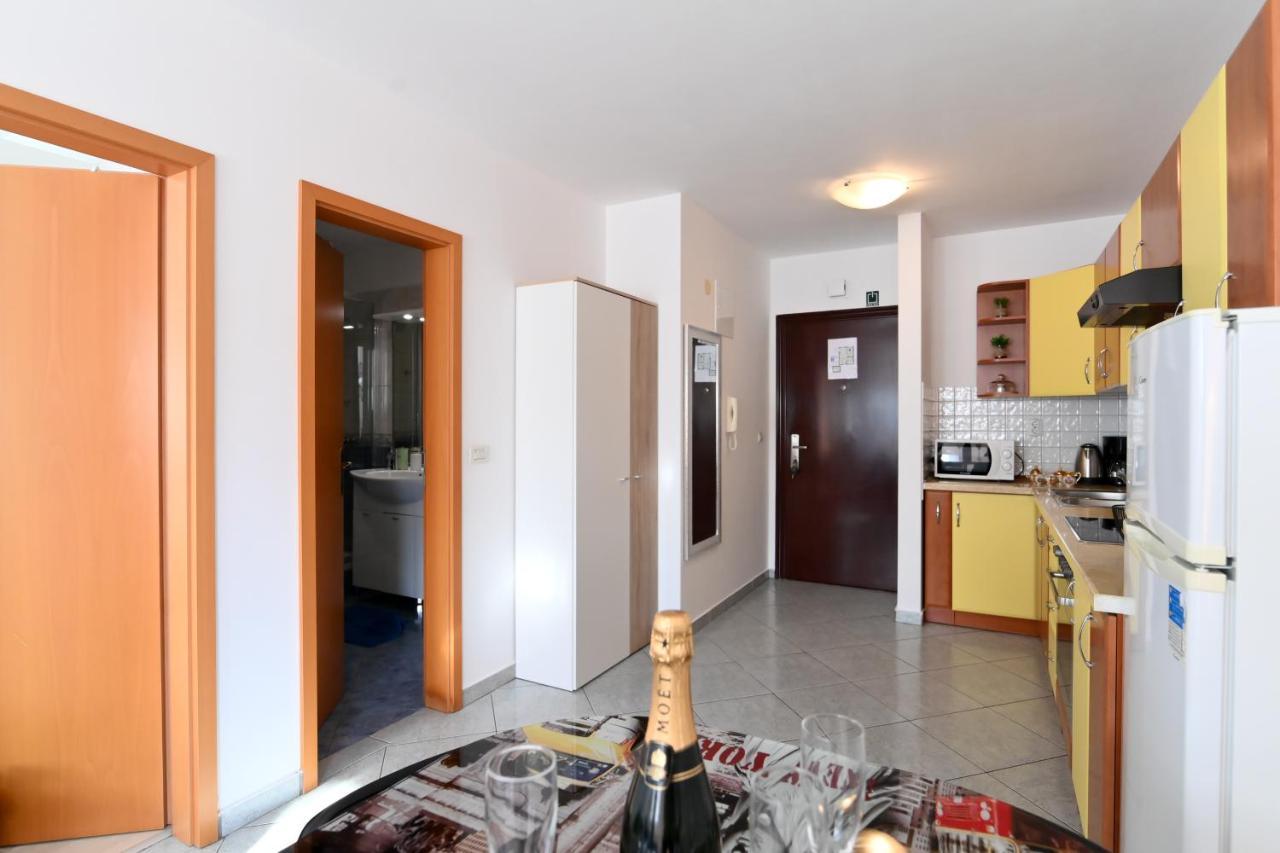 Rossy Appartement Rijeka Buitenkant foto