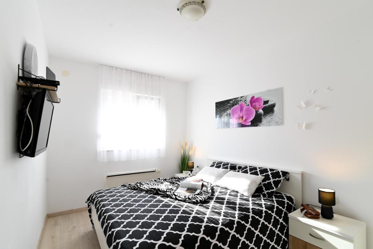 Rossy Appartement Rijeka Buitenkant foto